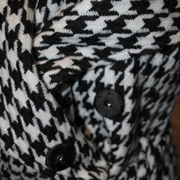 Houndstooth belted wrap coat from Eden Court - Picture 3 of 6